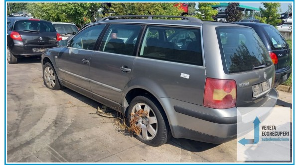 VOLKSWAGEN PASSAT 3B del 2001 parti usate e ricambi - Tipo Motore AVF