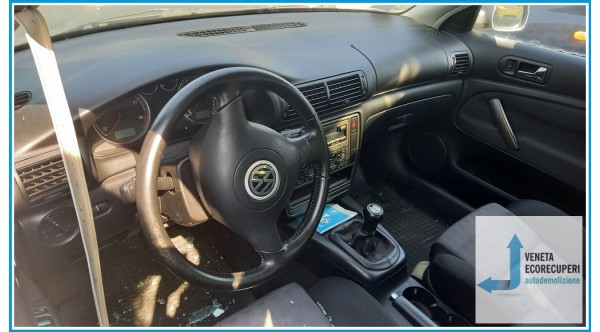 VOLKSWAGEN PASSAT 3B del 2001 parti usate e ricambi - Tipo Motore AVF