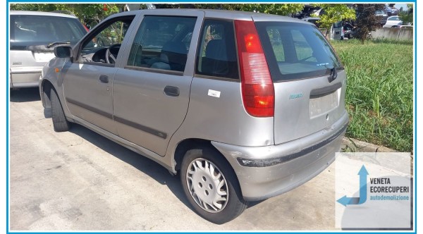 FIAT PUNTO 1a Serie  del 1999 parti usate e ricambi - Tipo Motore 176B9000