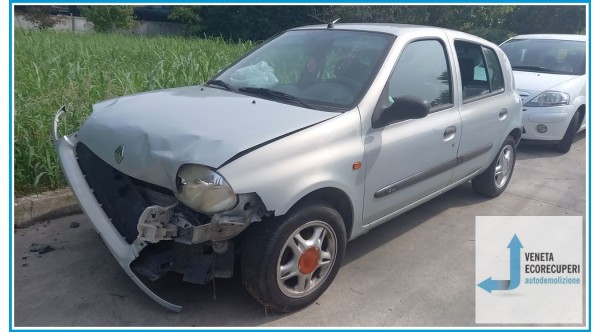 RENAULT CLIO 2a Serie  del 2001 parti usate e ricambi - Tipo Motore D4FB7
