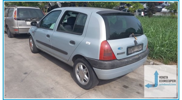 RENAULT CLIO 2a Serie  del 2001 parti usate e ricambi - Tipo Motore D4FB7