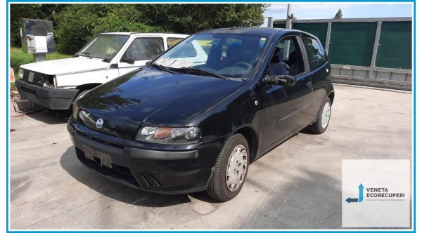 FIAT PUNTO 1N/1P del 2000 parti usate e ricambi - Tipo Motore 188A5000