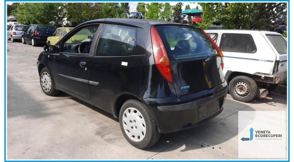 FIAT PUNTO 1N/1P del 2000 parti usate e ricambi - Tipo Motore 188A5000