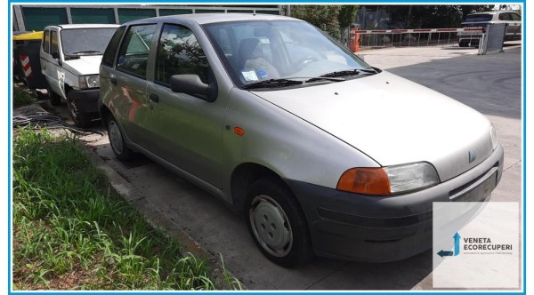 FIAT PUNTO 1a Serie  del 1997 parti usate e ricambi - Tipo Motore 176B2000