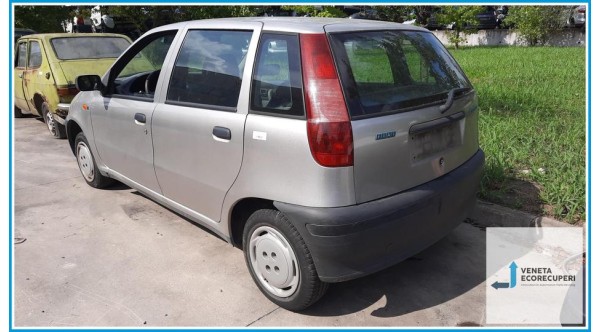 FIAT PUNTO 1a Serie  del 1997 parti usate e ricambi - Tipo Motore 176B2000