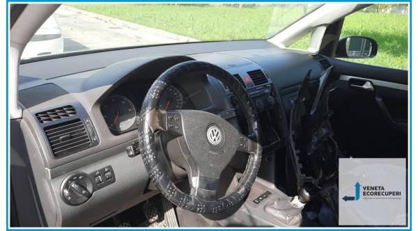 VOLKSWAGEN TOURAN 1T del 2007 parti usate e ricambi - Tipo Motore BLS