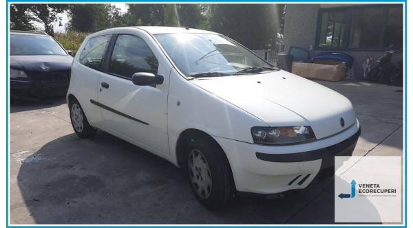 FIAT PUNTO 1N/1P del 2001 parti usate e ricambi - Tipo Motore 188A5000