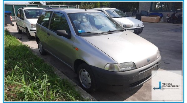 FIAT PUNTO 1a Serie  del 1999 parti usate e ricambi - Tipo Motore 176B2000