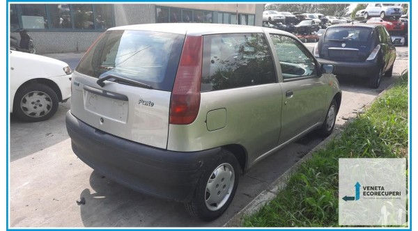 FIAT PUNTO 1a Serie  del 1999 parti usate e ricambi - Tipo Motore 176B2000