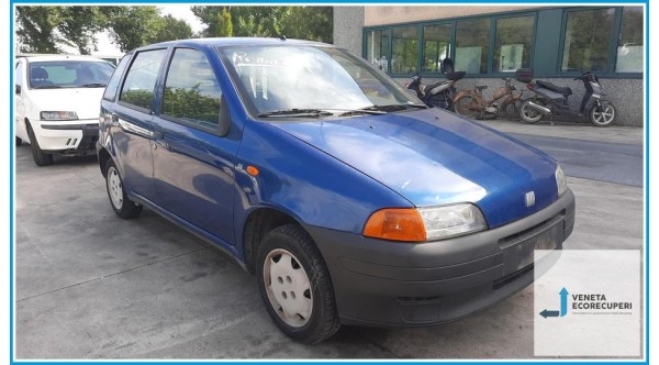FIAT PUNTO 1a Serie  del 1999 parti usate e ricambi - Tipo Motore 176B2000