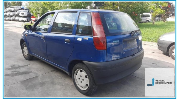 FIAT PUNTO 1a Serie  del 1999 parti usate e ricambi - Tipo Motore 176B2000