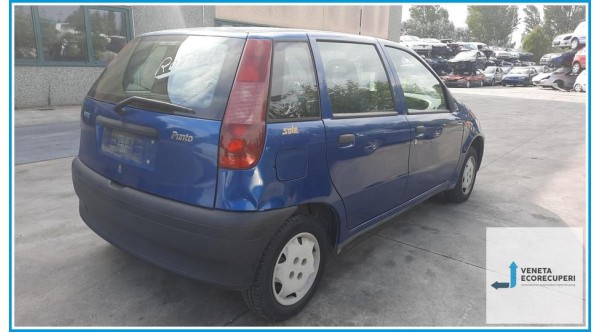 FIAT PUNTO 1a Serie  del 1999 parti usate e ricambi - Tipo Motore 176B2000