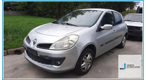 RENAULT CLIO 3a Serie  del 2007 parti usate e ricambi - Tipo Motore D4FD7