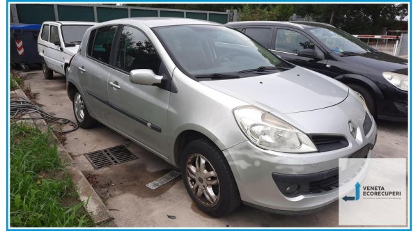 RENAULT CLIO 3a Serie  del 2007 parti usate e ricambi - Tipo Motore D4FD7