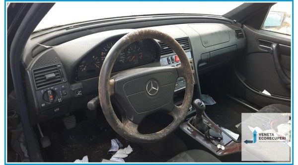 MERCEDES-BENZ Classe C W/S202 del 1999 parti usate e ricambi - Tipo Motore 111921