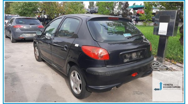 PEUGEOT 206  del 2005 parti usate e ricambi - Tipo Motore 8HZ