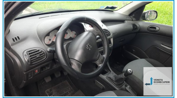 PEUGEOT 206  del 2005 parti usate e ricambi - Tipo Motore 8HZ