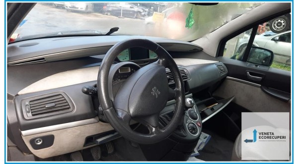 PEUGEOT 807  del 2004 parti usate e ricambi - Tipo Motore 4HW