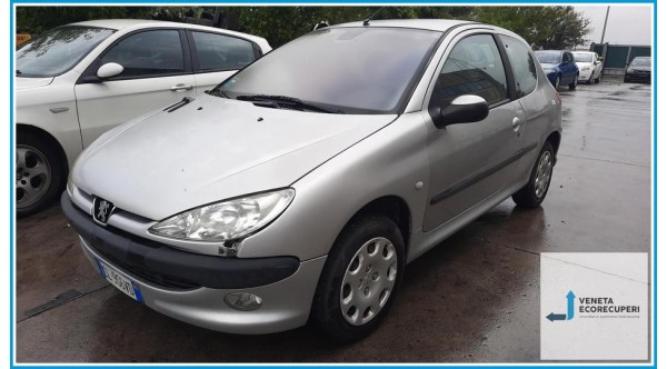 PEUGEOT 206  del 2004 parti usate e ricambi - Tipo Motore KFU