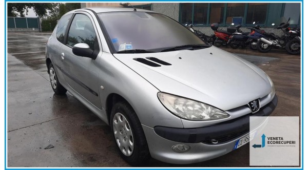 PEUGEOT 206  del 2004 parti usate e ricambi - Tipo Motore KFU
