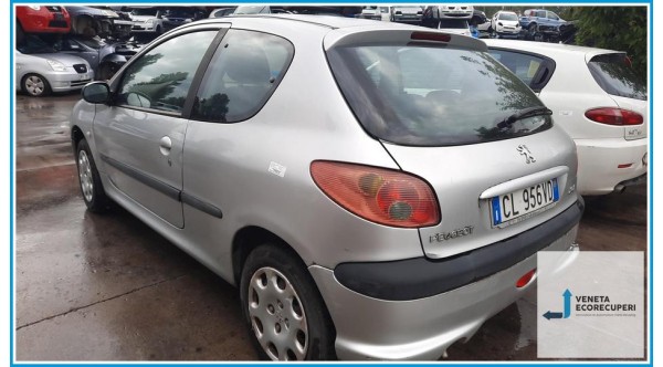 PEUGEOT 206  del 2004 parti usate e ricambi - Tipo Motore KFU