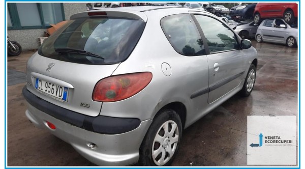 PEUGEOT 206  del 2004 parti usate e ricambi - Tipo Motore KFU