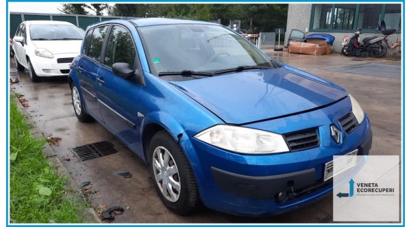 RENAULT MEGANE 2a Serie  del 2003 parti usate e ricambi - Tipo Motore K4JD7