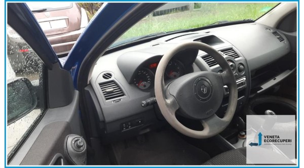 RENAULT MEGANE 2a Serie  del 2003 parti usate e ricambi - Tipo Motore K4JD7