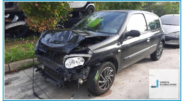 RENAULT CLIO 2a Serie  del 2005 parti usate e ricambi - Tipo Motore D7FG7