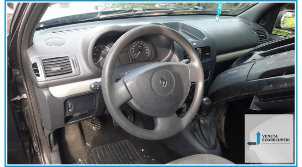 RENAULT CLIO 2a Serie  del 2005 parti usate e ricambi - Tipo Motore D7FG7