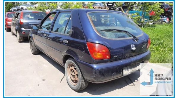 FORD FIESTA DX del 1996 parti usate e ricambi
