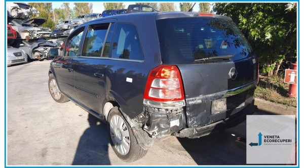 OPEL ZAFIRA A05 del 2010 parti usate e ricambi - Tipo Motore Z16YNG
