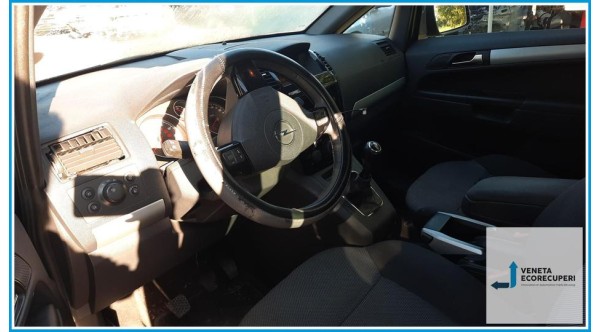 OPEL ZAFIRA A05 del 2010 parti usate e ricambi - Tipo Motore Z16YNG