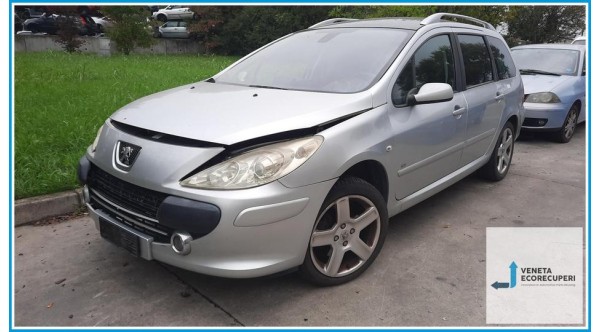 PEUGEOT 307  del 2005 parti usate e ricambi - Tipo Motore RHR