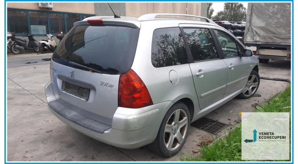 PEUGEOT 307  del 2005 parti usate e ricambi - Tipo Motore RHR