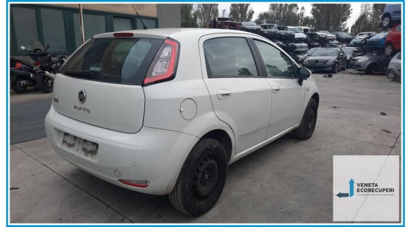 FIAT PUNTO 6U del 2013 parti usate e ricambi - Tipo Motore 350A1000