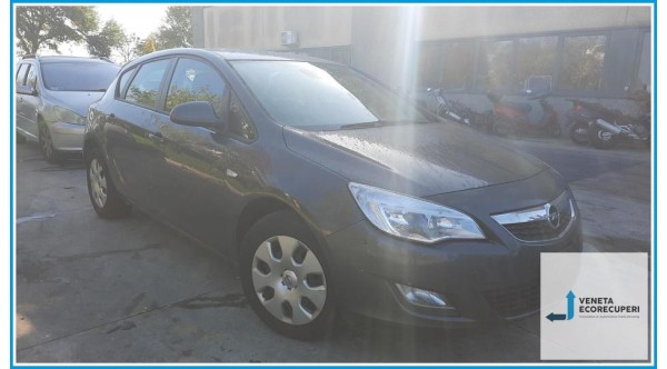 OPEL ASTRA P10 del 2011 parti usate e ricambi - Tipo Motore A17DTR