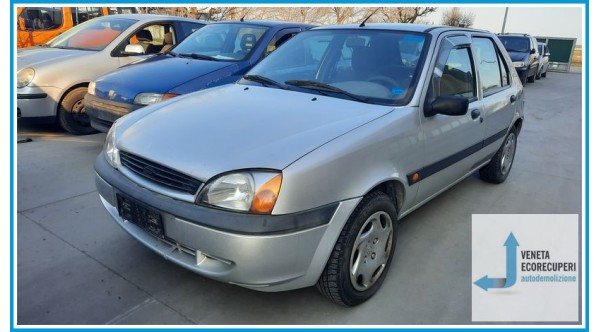 FORD FIESTA DX del 2000 parti usate e ricambi