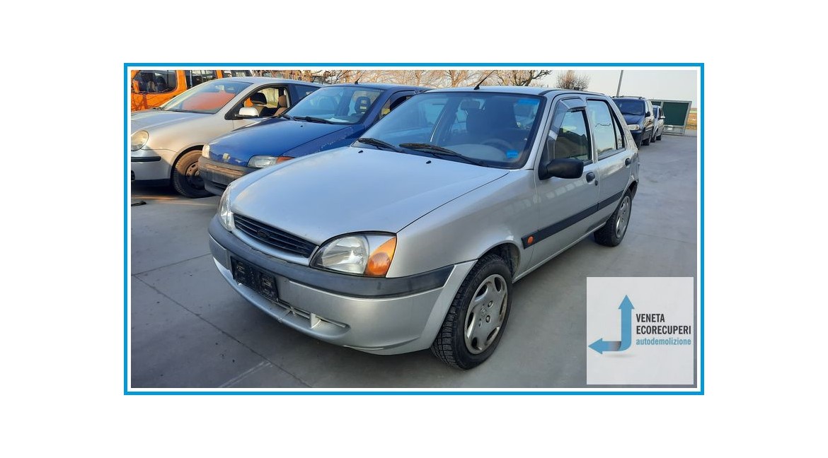 FORD FIESTA DX del 2000 parti usate e ricambi