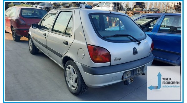 FORD FIESTA DX del 2000 parti usate e ricambi