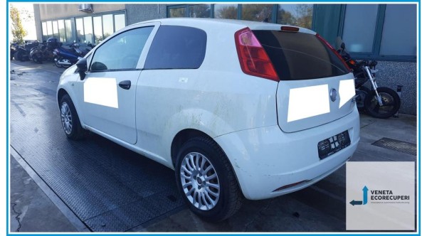 FIAT PUNTO VAN 51 del 2011 parti usate e ricambi - Tipo Motore 350A1000