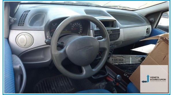 FIAT PUNTO 1N/1P del 2002 parti usate e ricambi - Tipo Motore 188A4000