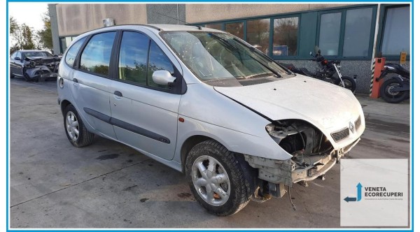 RENAULT SCENIC  del 2000 parti usate e ricambi - Tipo Motore K4MA7