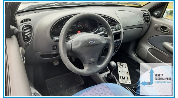 FORD FIESTA DX del 2000 parti usate e ricambi