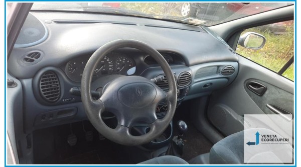 RENAULT MEGANE 1a Serie  del 1999 parti usate e ricambi - Tipo Motore K7MA7