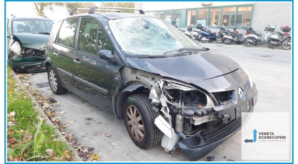 RENAULT SCENIC 2a Serie  del 2006 parti usate e ricambi - Tipo Motore K9KP7