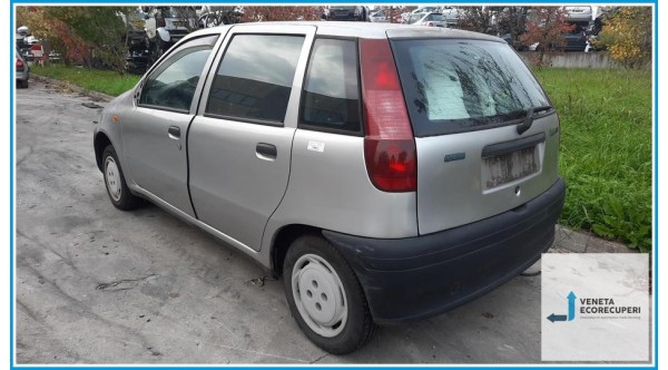 FIAT PUNTO 1a Serie  del 1996 parti usate e ricambi - Tipo Motore 176B2000