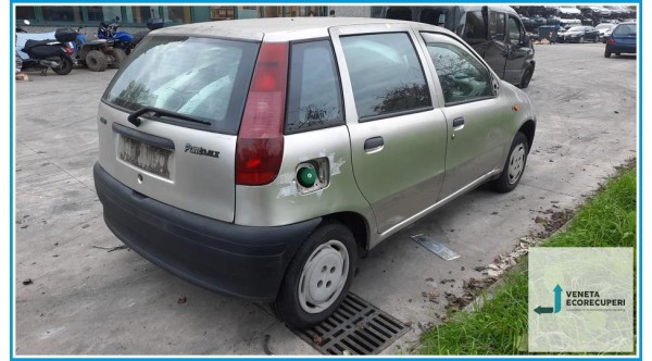 FIAT PUNTO 1a Serie  del 1996 parti usate e ricambi - Tipo Motore 176B2000