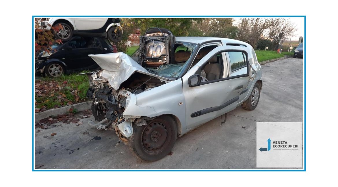 RENAULT CLIO 2a Serie  del 2004 parti usate e ricambi - Tipo Motore D7FG7