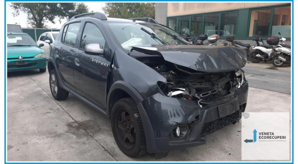DACIA SANDERO 2a Serie  del 2017 parti usate e ricambi - Tipo Motore H4BB4